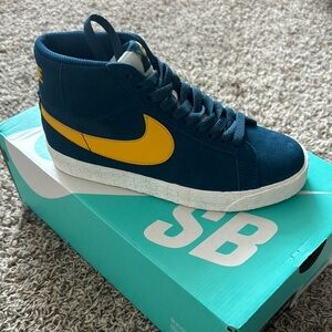 Nike SB High-Top Sneakers - Navy and Yellow
